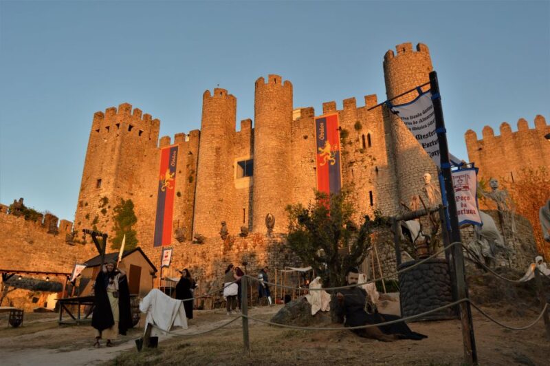 Óbidos: Medieval Tales & Secrets Spots Guided Walking Tour - Visiting the Castle of Óbidos