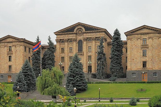 Observing city tour in Yerevan - Transport and Logistics: Comfort and Convenience