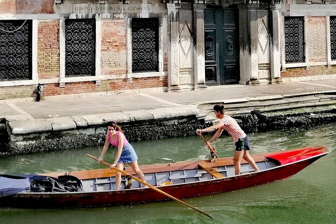 Off the Beaten Path Walk in Venice - Visiting Squero San Trovaso: Gondola Craftsmanship in Action