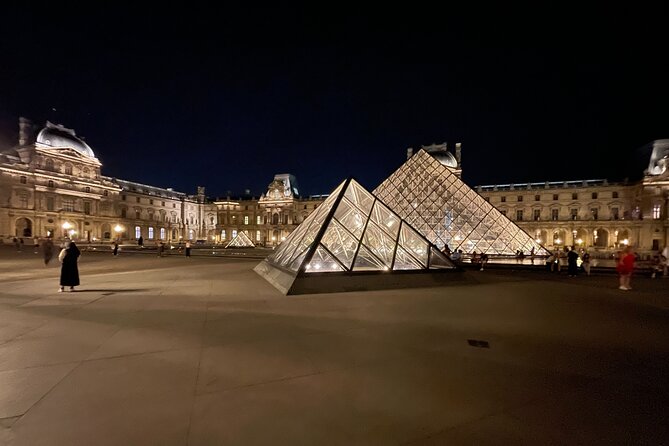 Off the Crowds Louvre private tour by night for Kids w/fast entry - The Convenience of Pre-Booked Tickets and Late Afternoon Start