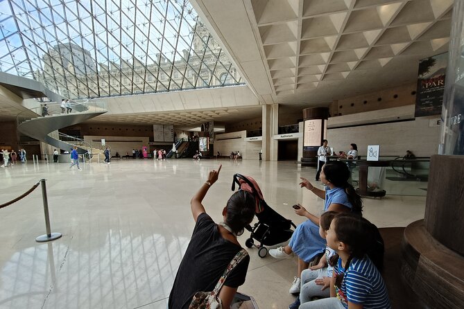Off the Crowds Louvre private tour by night for Kids w/fast entry - Engaging, Kid-Friendly Guides and Activities
