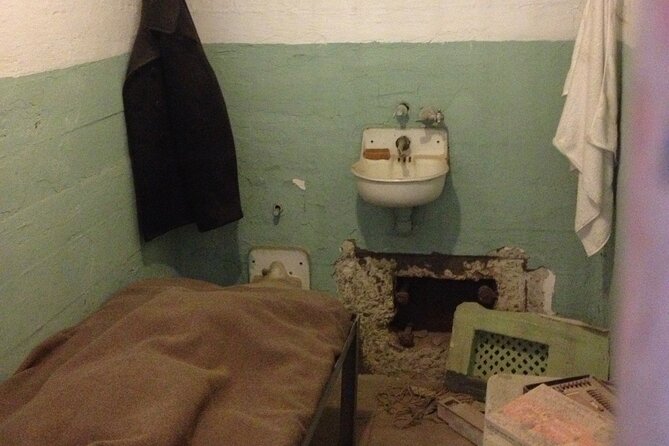 Official Alcatraz Tour with Bonus Bike Rental in San Francisco - The Experience of Visiting Alcatraz Island