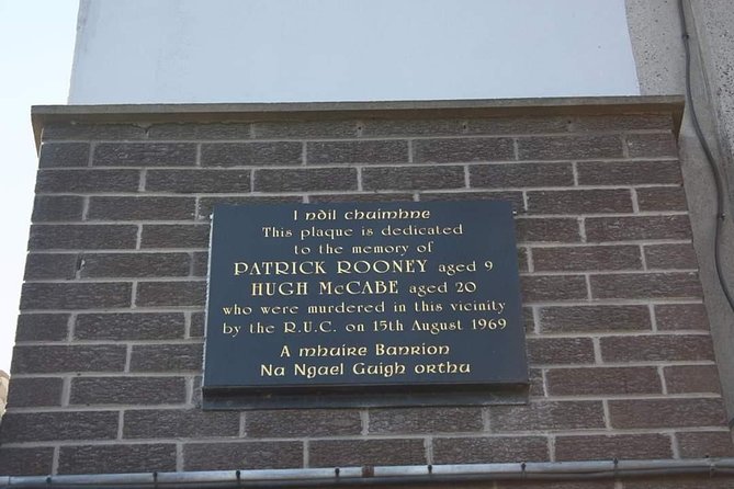 Official World Famous Belfast Black Taxi Tour - Starting at the Divis Area and Murals of Belfast