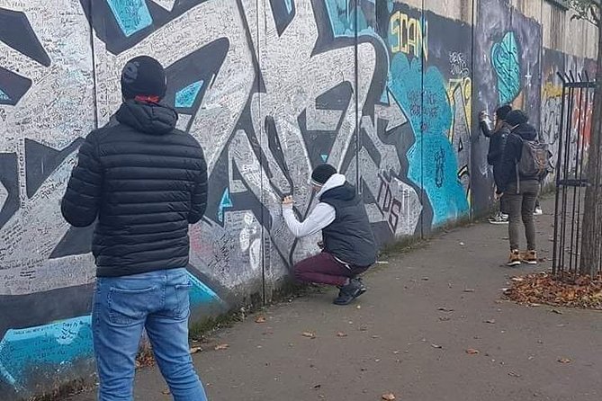 Official World Famous Belfast Taxi Tour - Memorial Gardens and Commemorations