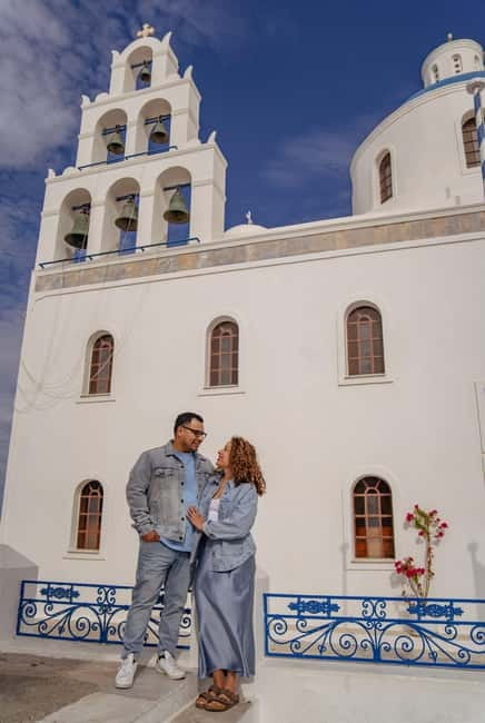 Oia: Couple Photoshoot Seprate Entrance to Blue Dome - Customer Service Experience