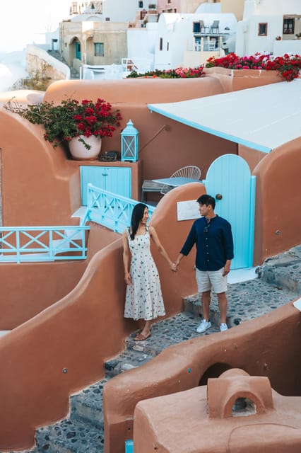 Oia: Couple photoshoot with 30 edited Photos - How the Photoshoot Enhances Your Santorini Experience