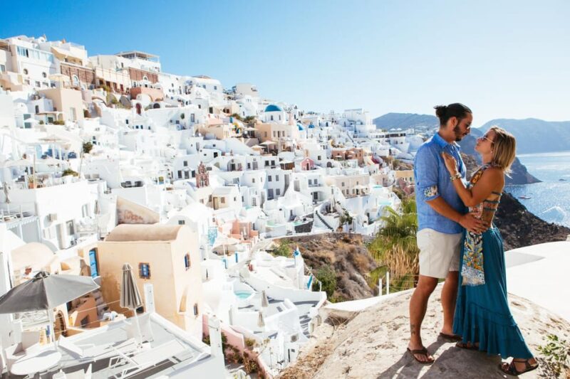 Oia: Professional Photoshoot with a Local Photographer - Why Choose This Photoshoot in Oia?