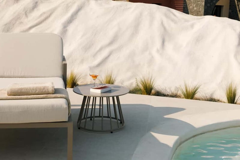 Oia: Retreat Infinity Pool Ticket with Sea and Sunset Views - Relaxation on Double Daybeds with Sunset and Sea Views