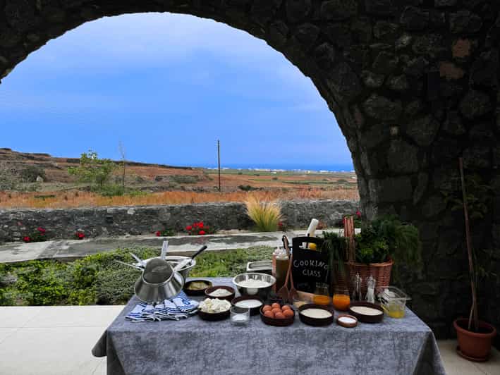 Oia: Retreat Infinity Pool Ticket with Sea and Sunset Views - Practical Details: Meeting Point and Accessibility