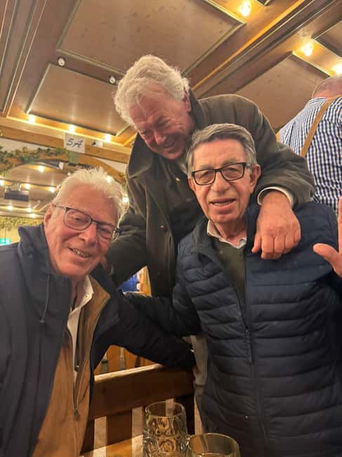 Oktoberfest Munich: Large Beer Tent Entry+Table Lunch/Dinner - Logistics and Meeting Details for a Smooth Start