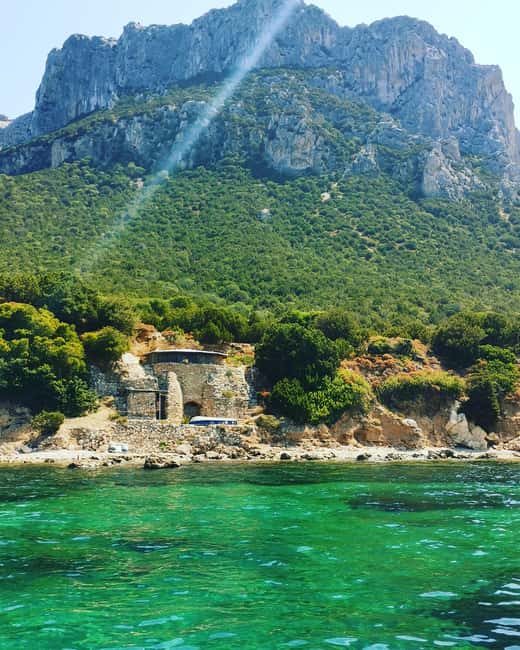 Olbia: Dinghy tour to the islands of Tavolara and Molara, swimming and snorkeling - Exploring the Colorful Sardinian Sea