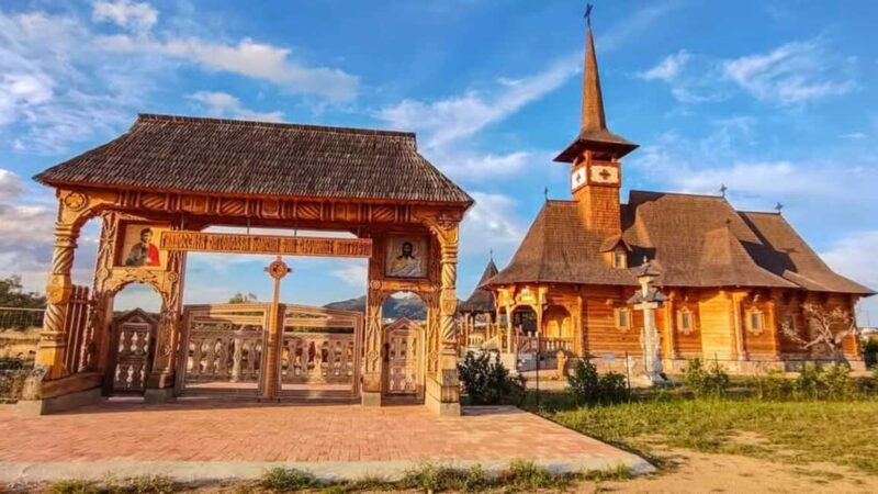 Olbia: Guided Tour with Archaeological Sites and Aperitif - Exploring the Castle Ruins of Pedres