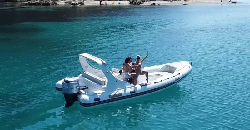 Olbia: Sunset and dolphin watching - Cala Moresca: The Heart of the Sunset and Dolphin Watching Adventure