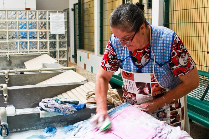 Old Lisbon: Alfama and Sao Jorge neighborhood 3-Hour Walking Tour - The Pacing and Physical Requirements