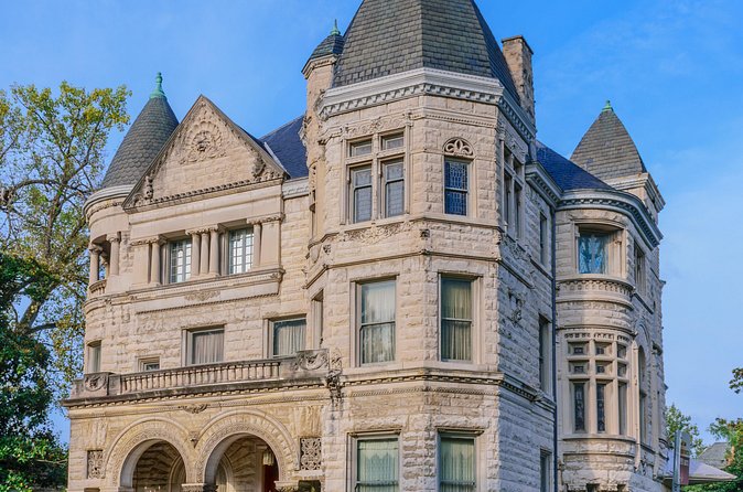 Old Louisvilles Famous Ghosts Smartphone Guided Walking Tour - Practical Details: How the Tour Works