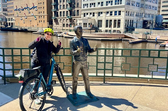 Old Milwaukee 9am E-Bike Tour - Physical Requirements and Accessibility