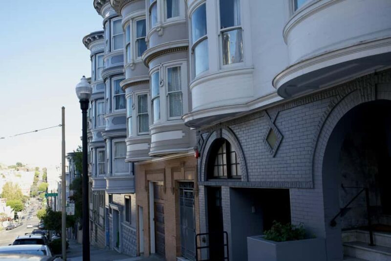 Old New York: Financial District & Immigrant History Tour - Paying Respects at the 9/11 Memorial Pools