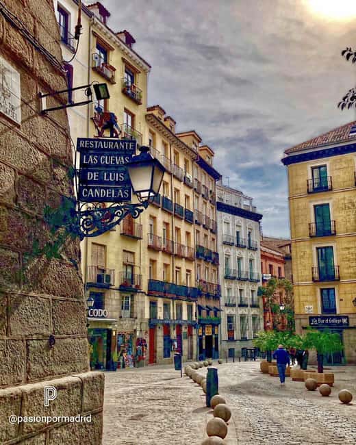Old Quarter: Austrias, Cathedral, and Royal Palace with Local Guides - Walking Through Madrid’s Medieval Streets and Architectural Wonders