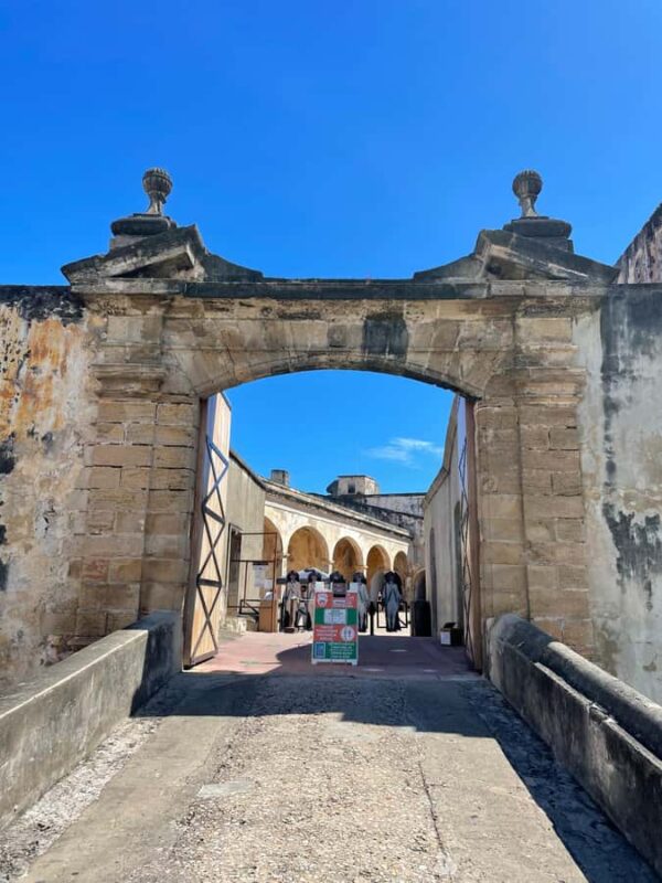 Old San Juan: San Cristobal Castle and Old Town Walking Tour - Discover Old San Juan’s Historic Charm with a Guided Walk