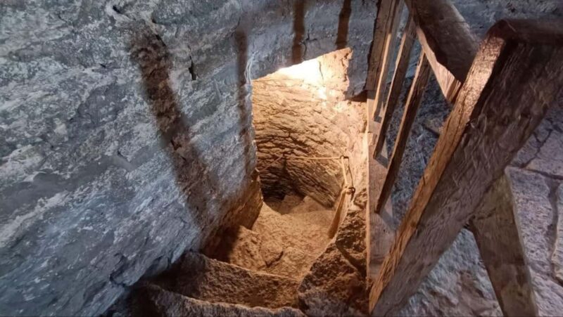 Old Tallinn Highlights & its Medieval Past - Exploring Toompea Hill and Its Fortifications