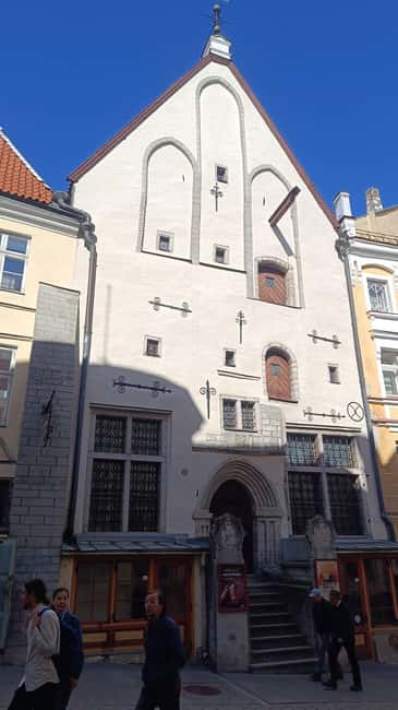 Old Tallinn Highlights & its Medieval Past - The House of the Blackheads and Merchant Guilds