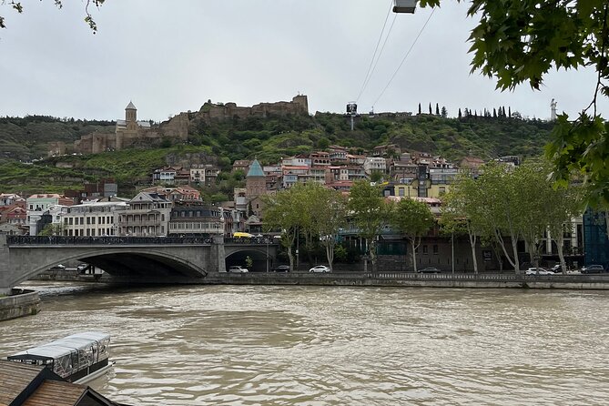 Old Tbilisi Private Walking Tour with Wine Tasting and Cable Car - Religious and Cultural Diversity: Jumah Mosque and Abanotubani
