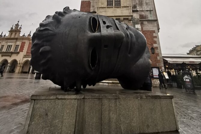 Old Town Krakow & Wawel Castle Walking Tour - Walking Through Planty Park to Wawel Hill