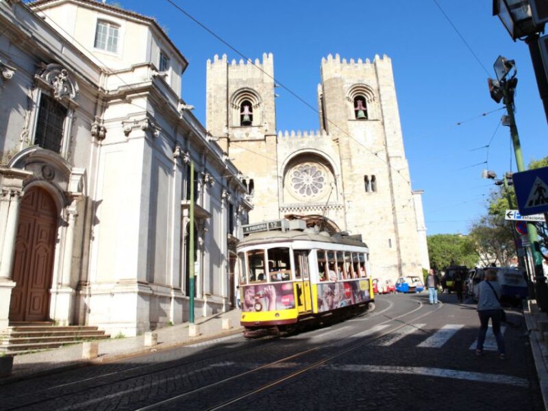 Old town of Lisbon on board of a tuk tuk- 1hour - The Perfect Mini-Adventure for Short Stays or First-Time Visitors