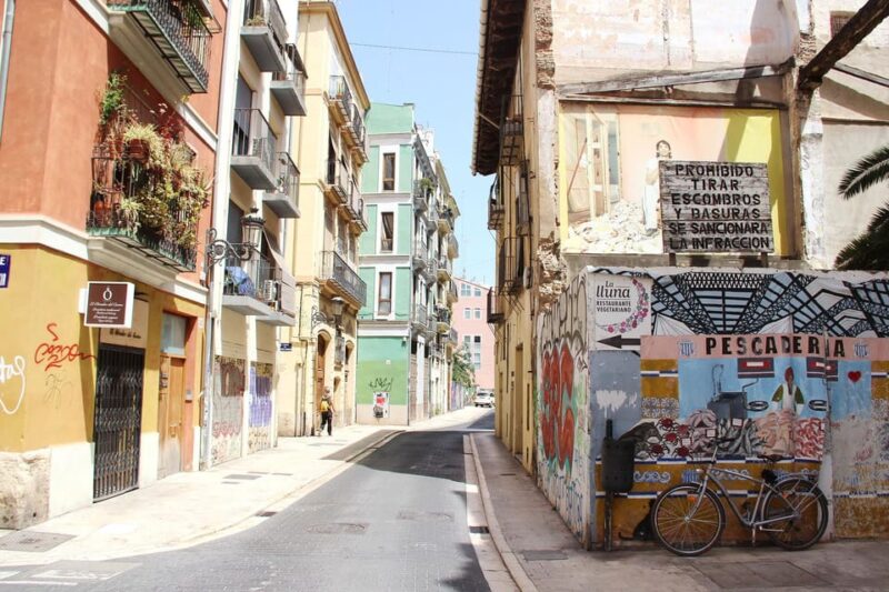 "Old Town" Private Guided Tour on Bike, E-Bike or E-step - Starting at Pelican Bikes: Central Location for Easy Access