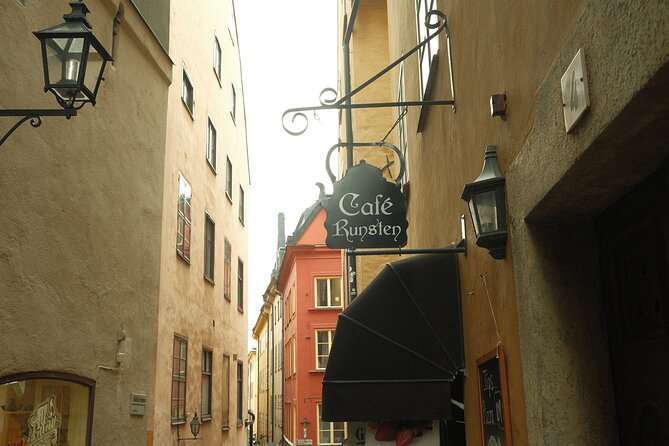 Old Town Self-Guided Tour with interactive challenges - Discovering Stortorget and the Stockholm Bloodbath