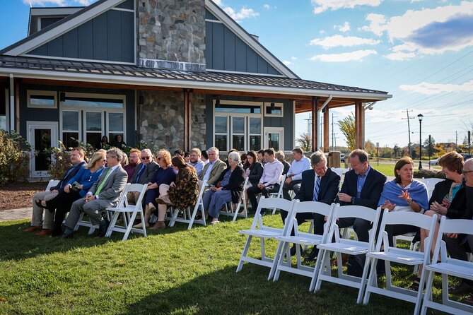 old town tour with Pro Photographer - Iconic Photo Opportunities at the White House from Lafayette Square
