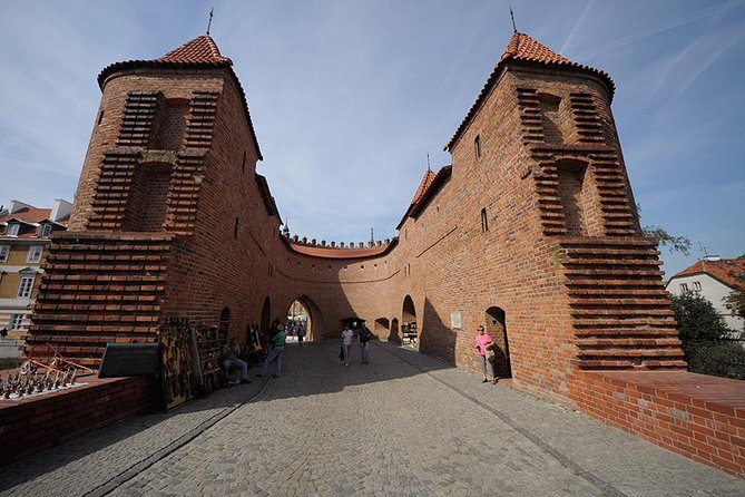 Old Town with Royal Castle + Warsaw Uprising Museum: SMALL GROUP /inc. Pick-up/ - The Warsaw Uprising Museum Experience
