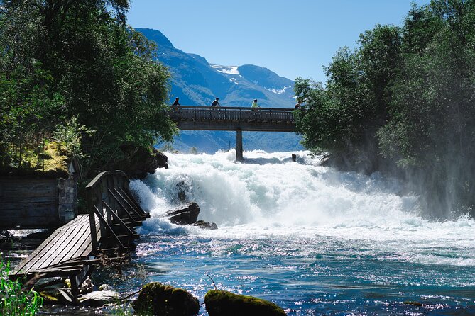 Olden: Fjord e-bike tour - Weather and Cancellation Policies