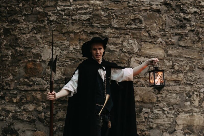 Oldenburg: "Beschwipste" Nachtwächter-Führung (mit Umtrunk) - Key Points