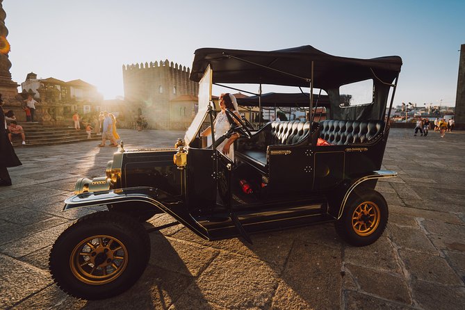 Oldtown Tour - Exploring Portos Historic Center with a Vintage Twist