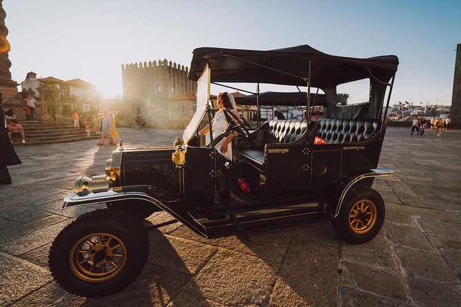 Oldtown Tour - Discovering Legend and History at Praça da Batalha