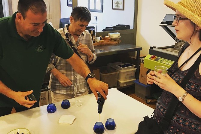 Olive Oil Tour and Visit to Belchite Old Town - Practical Tips and Considerations