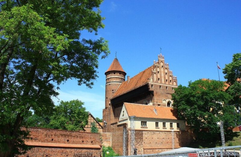 Olsztyn Old Town Highlights Private Walking Tour - Explore Olsztyns Old Town with a Private Guide