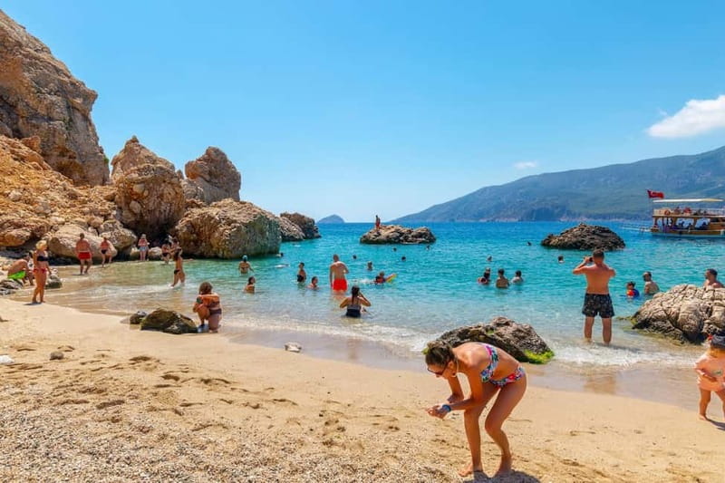 Oludeniz: Butterfly Valley, St. Nicholas Island incl. Lunch - Logistics: Meeting Point and Group Size