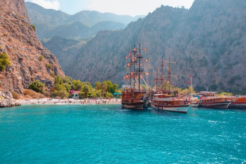 Oludeniz: Butterfly Valley, St. Nicholas Island incl. Lunch - The Boat and Seating Experience