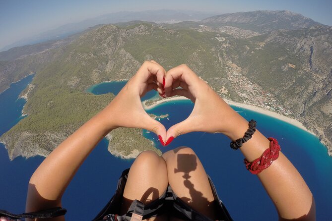 Oludeniz Paragliding Fethiye Turkey, Additional Features - The Atmosphere and Overall Vibe
