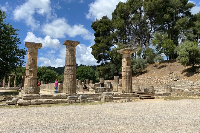 Olympia Highlights & Winery Experience: 4-Hour Tour - Practical Details: Group Size, Transportation, and Accessibility