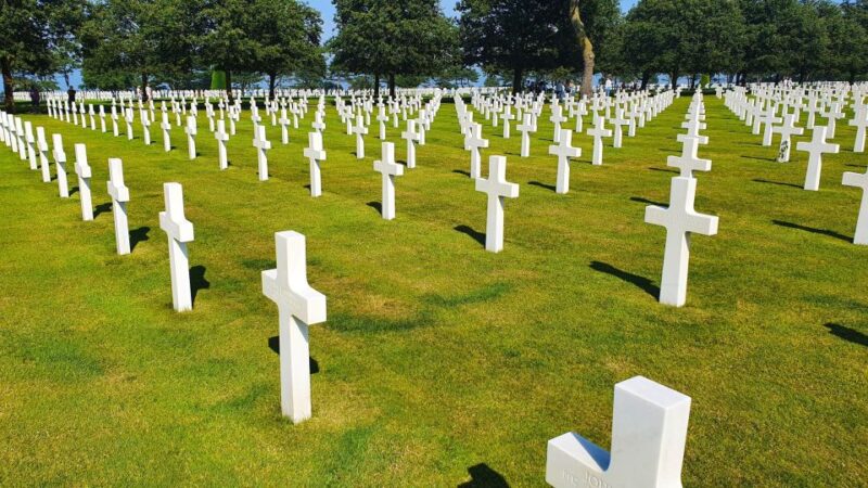 Omaha Beach and Colleville Cemetery Private Walking Tour - Visiting the Normandy American Cemetery: A Moving Tribute