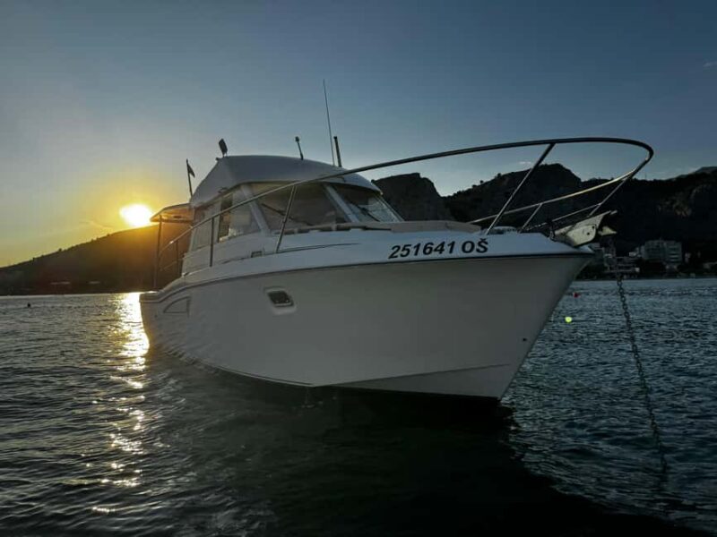 Omi: Bra Island Private Boat Tour with Lunch & Drinks - Exploring Bra Island’s Hidden Coves and Beaches