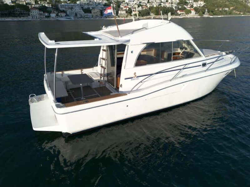 Omi: Bra Island Private Boat Tour with Lunch & Drinks - Who Will Appreciate This Tour Most