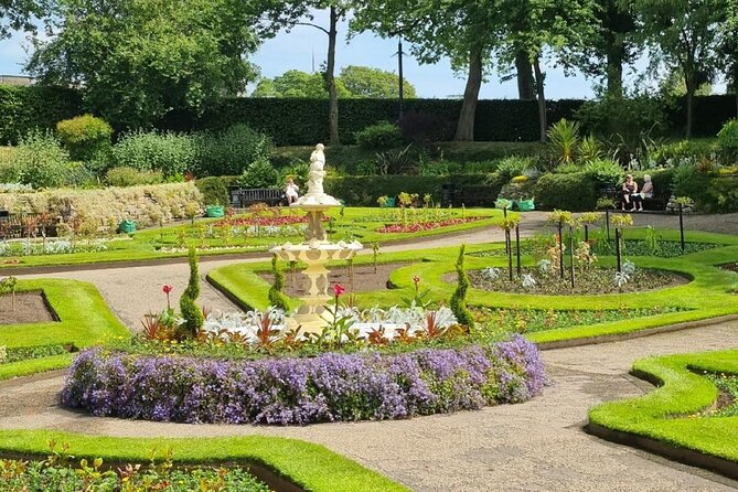 On the Origins of Charles Darwin: A Self-Guided Audio Tour of Shrewsbury - Visiting the Historic Shrewsbury Library and Its Notable Past