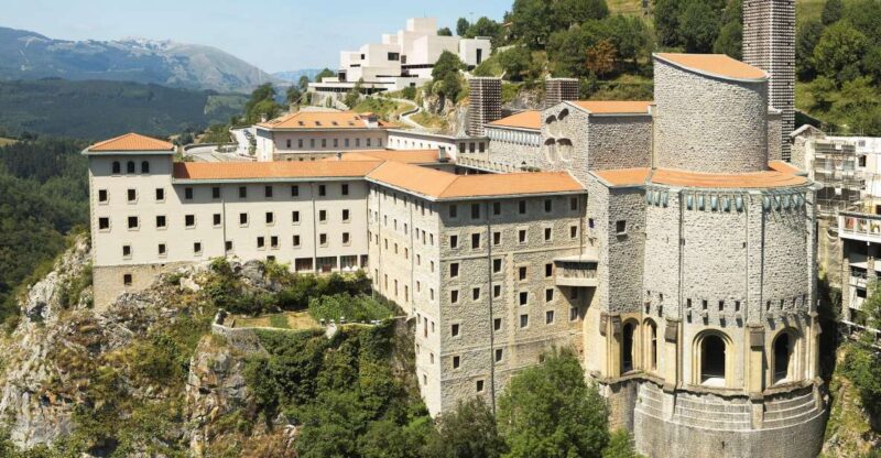 Oñati and Aranzazu sanctuary tour from San Sebastian - Discovering Oñati’s Architectural and Cultural Gems