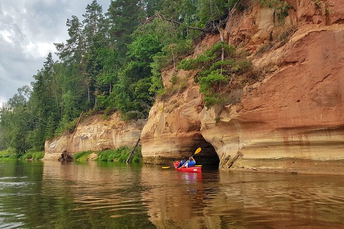 One-Day Kayaking Trip in Gauja River Valley - Lunch and Refreshments: Local Snacks in a Scenic Setting