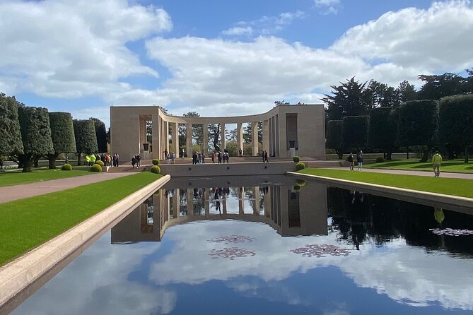 One Day Mont-Saint-Michel and Landing Beaches Tour - Exploring the Normandy Landings at Pointe du Hoc