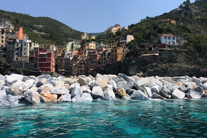 One Day Private Boat Tour in the Cinque Terre - Practical Details and Booking